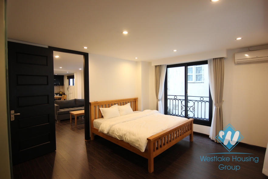 02 bedrooms apartment for rent in Xuan Dieu Street, Tay Ho, Hanoi.